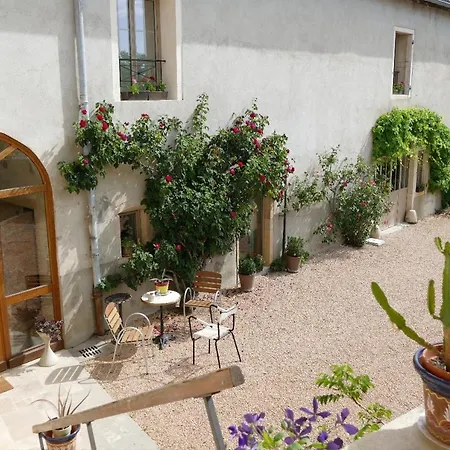 Maison Du Figuier Bed and Breakfast 2*