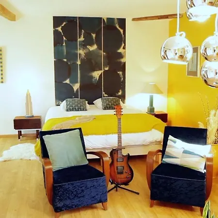 Maison Du Figuier Bed and Breakfast 2*