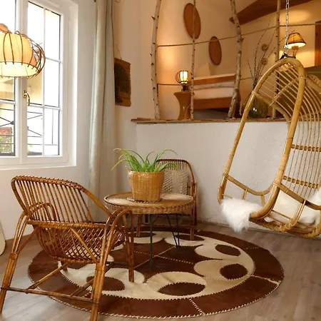 Maison Du Figuier Couette-café 3*