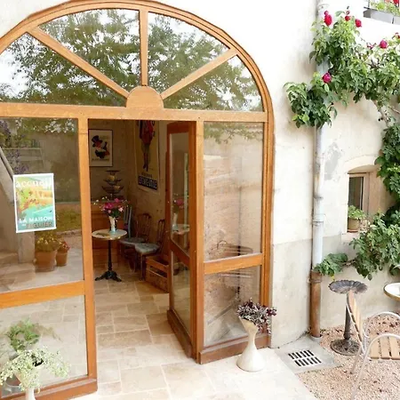Maison Du Figuier فندق مبيت وإفطار 3*