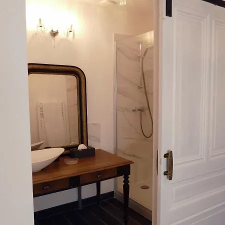 Maison Du Figuier فندق مبيت وإفطار 3*